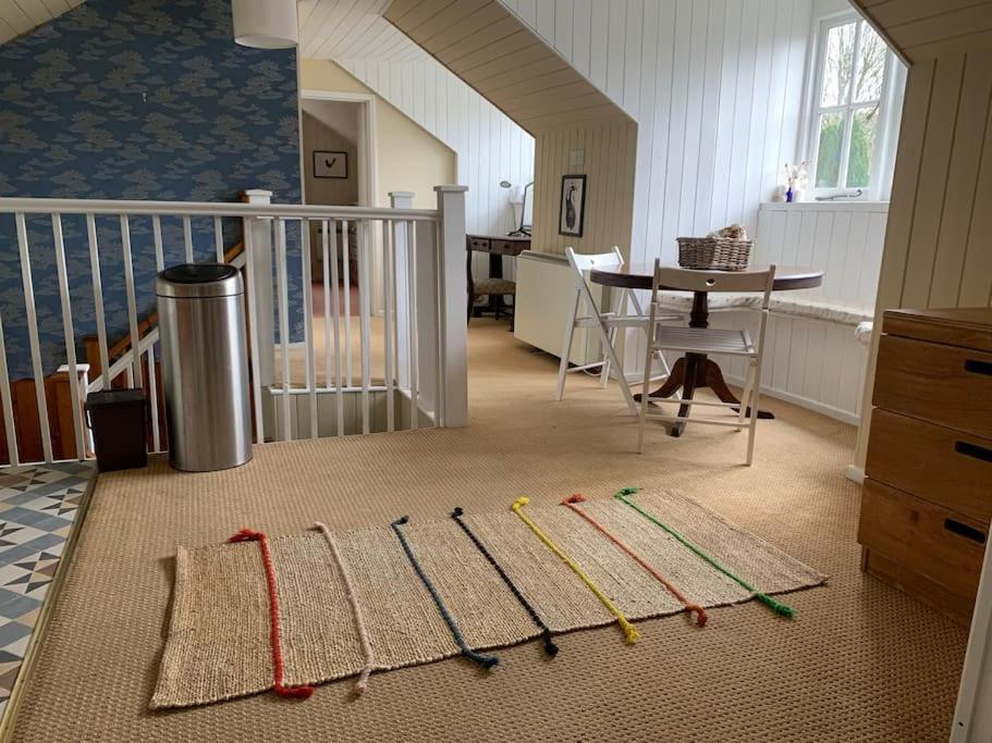 Trinity Annexe An Adorable First Floor Light And Lofty Space Within An Aonb Godmanstone Extérieur photo
