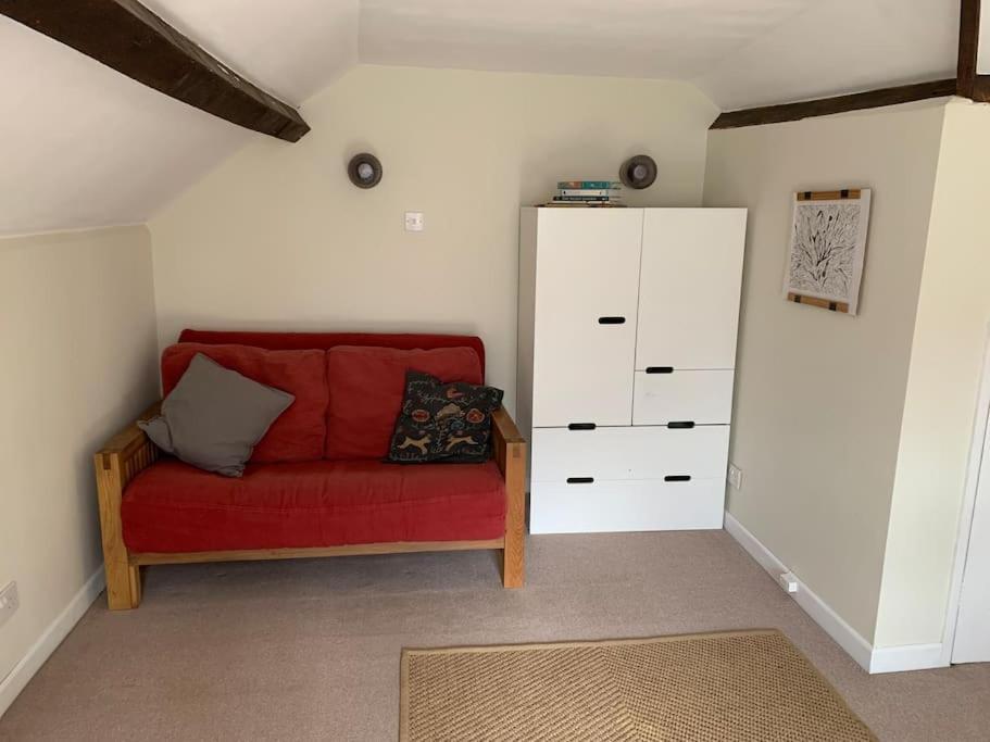 Trinity Annexe An Adorable First Floor Light And Lofty Space Within An Aonb Godmanstone Extérieur photo