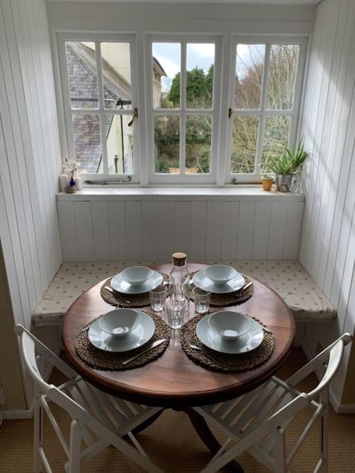 Trinity Annexe An Adorable First Floor Light And Lofty Space Within An Aonb Godmanstone Extérieur photo